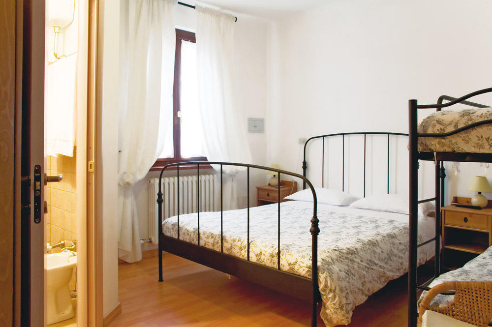 B&B Indipendenza Civitanova Marche Rum bild